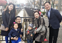 東山町で育ったので、地元水道橋商店街の皆さま方の要請を受け「水道橋」の橋の銘板設置を実現できました。